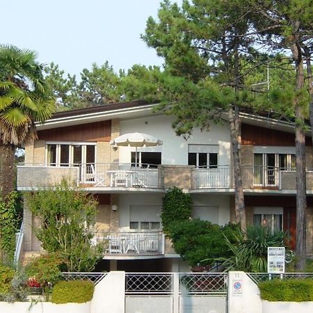 Villa Anny Lignano Sabbiadoro Bagian luar foto