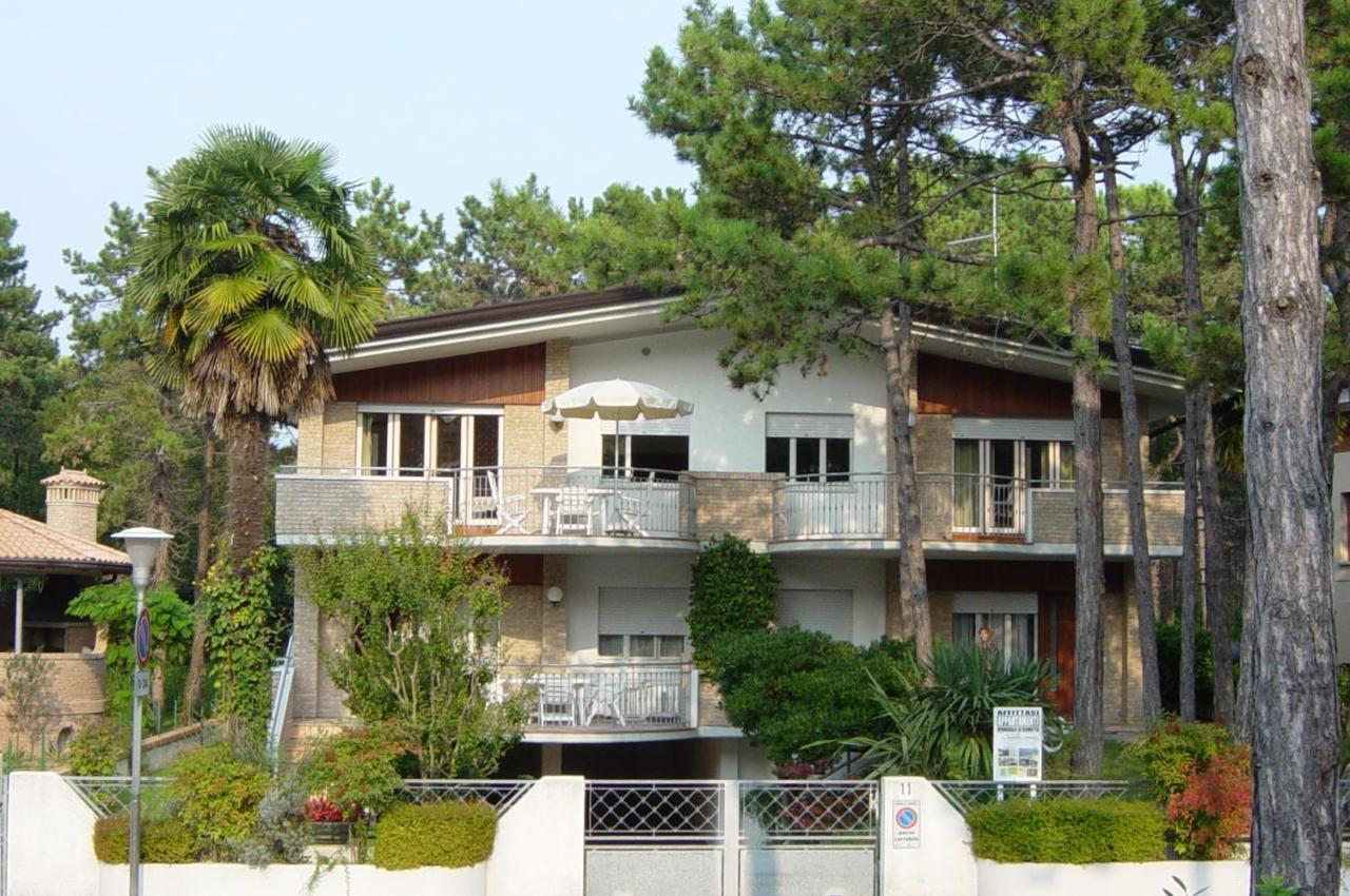 Villa Anny Lignano Sabbiadoro Bagian luar foto