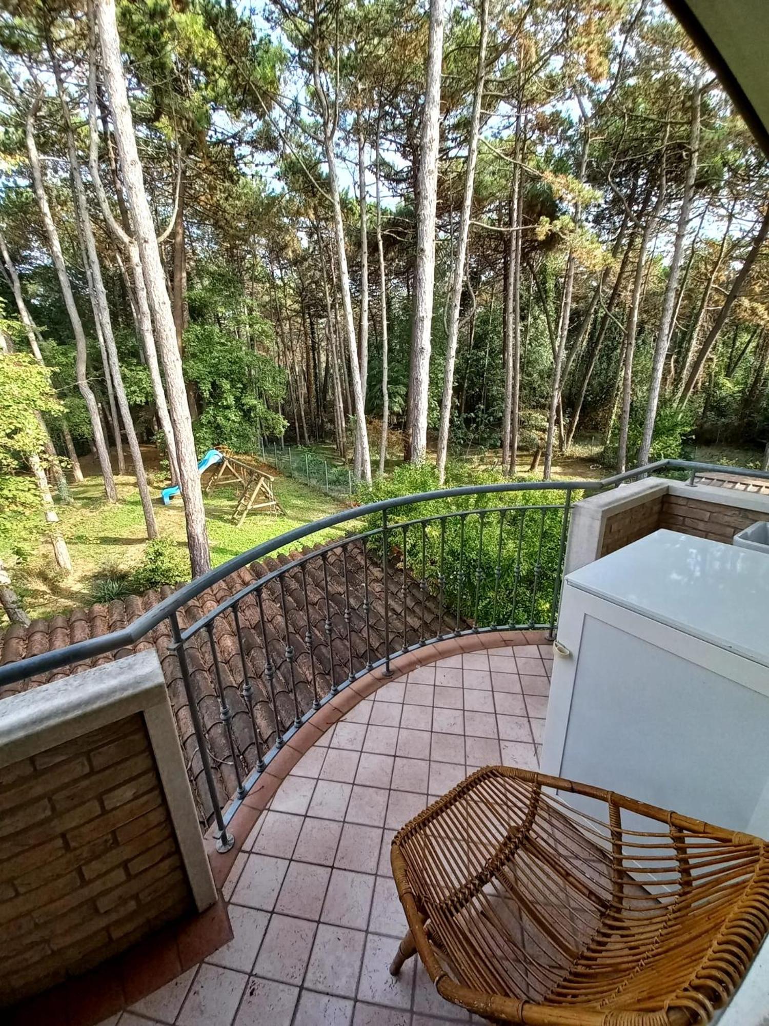 Villa Anny Lignano Sabbiadoro Bagian luar foto